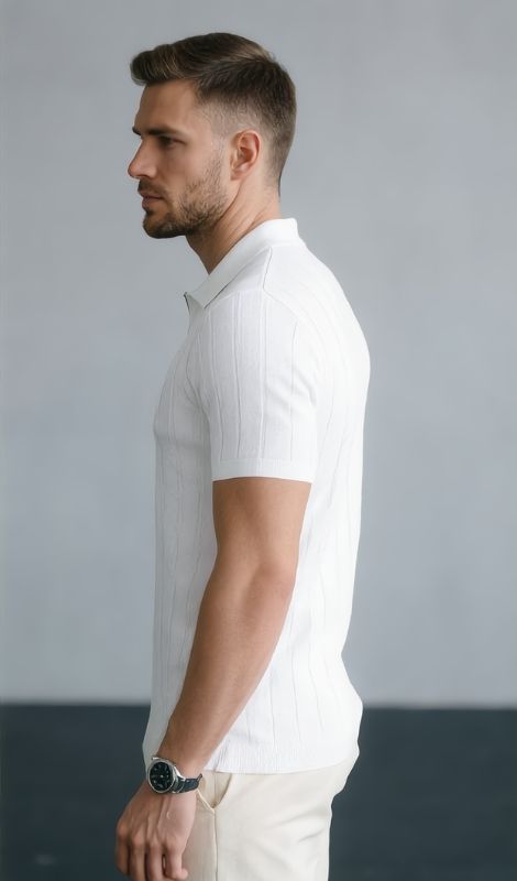 Dikey Dokulu Fermuarlı Beyaz Tişört