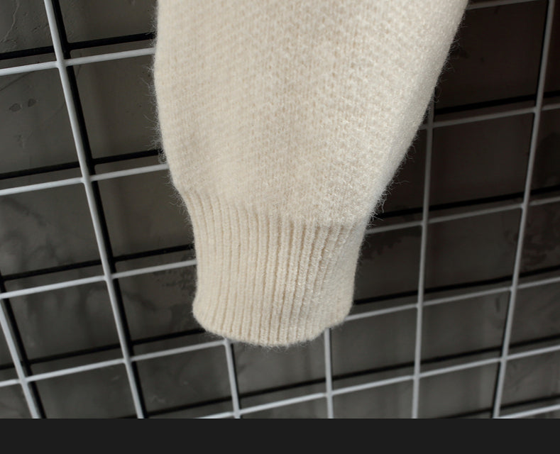 ALVARDE Turtleneck Sweatshirt